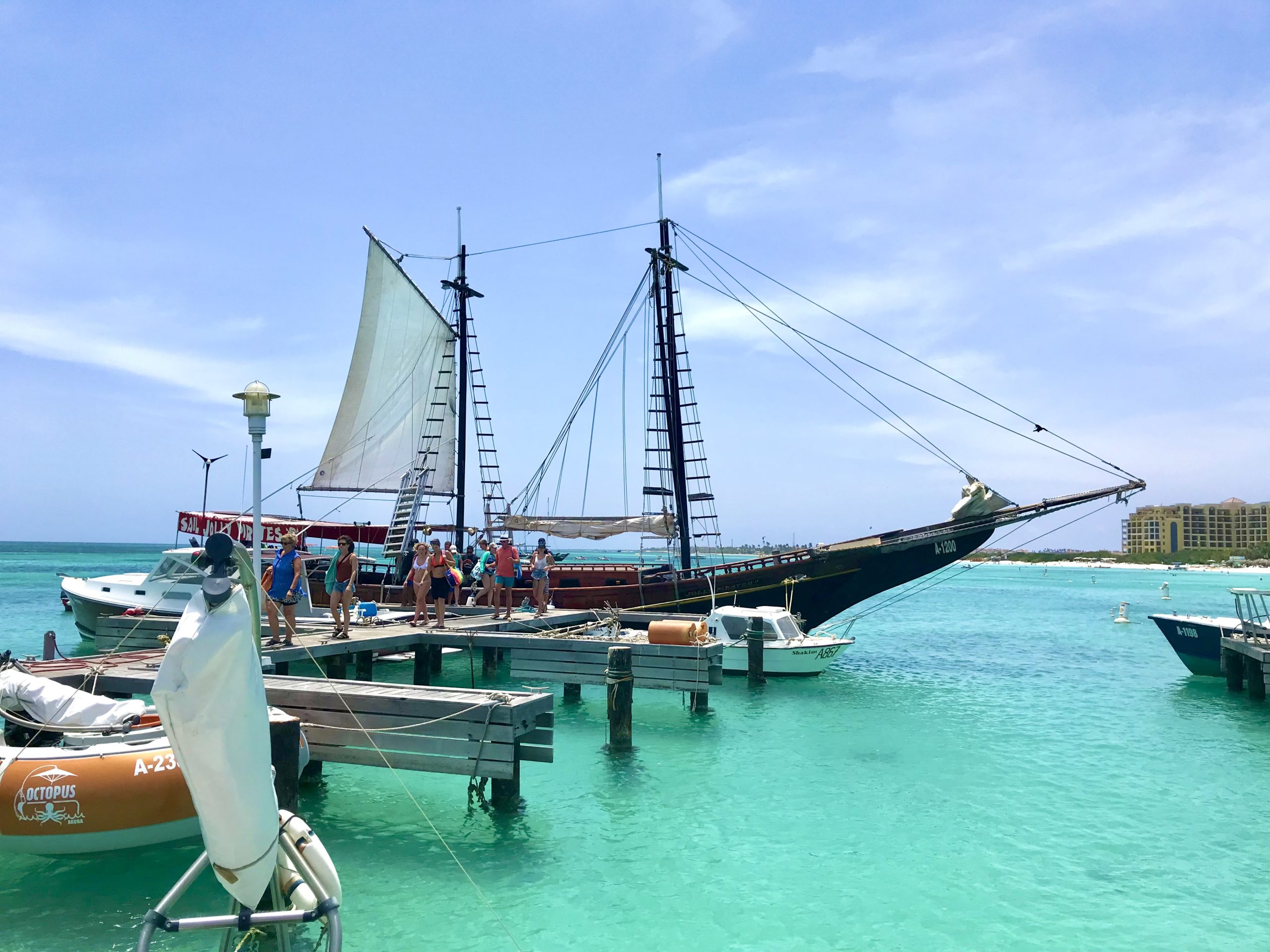 A Tropical Paradise for Beach Lovers, Flamingo Enthusiasts, and Unforgettable Vacation Memories; complete travel guide to Aruba.