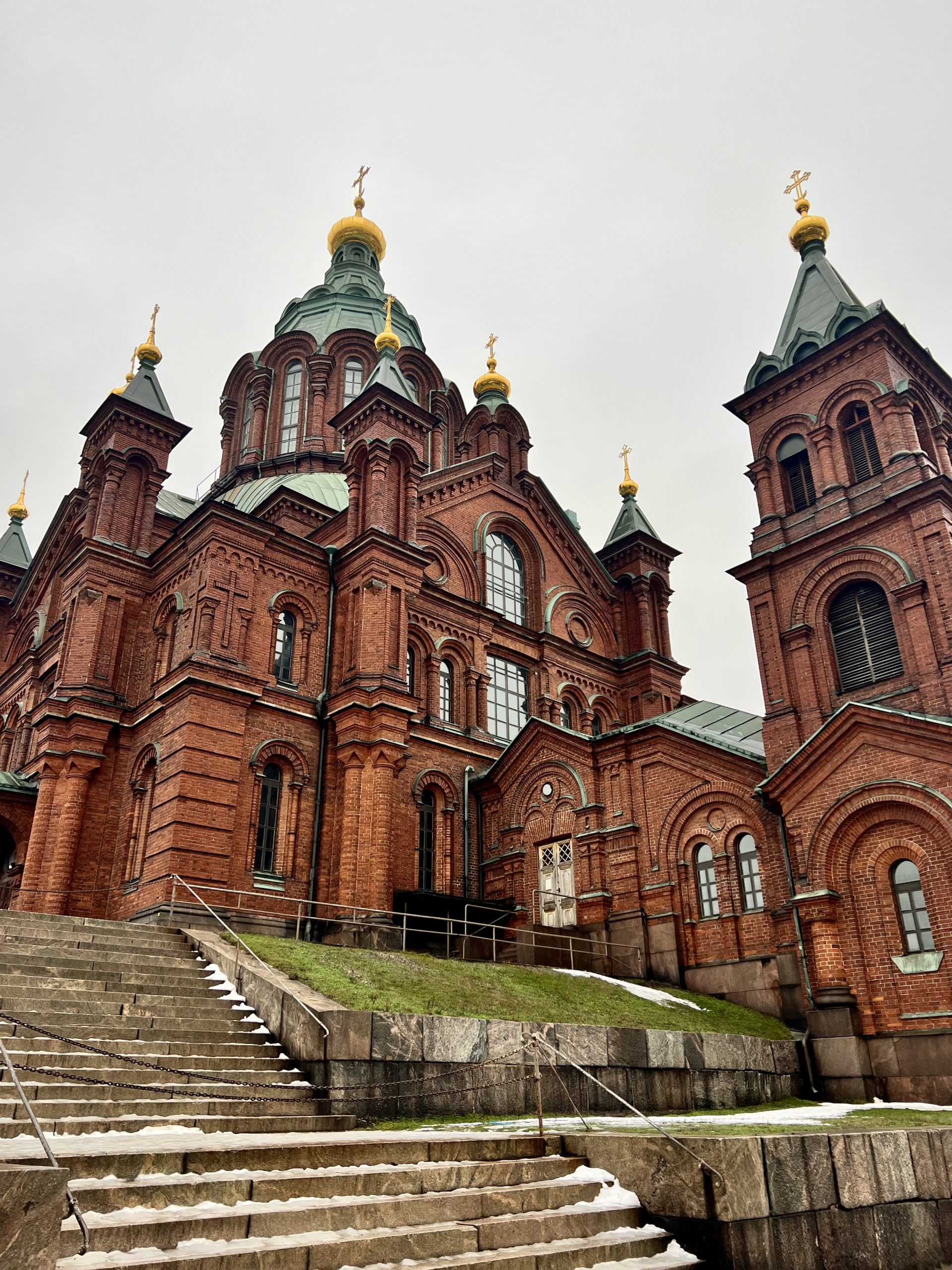 Captivating landscapes and rich cultural heritage of Finland; travel guide to Helsinki.