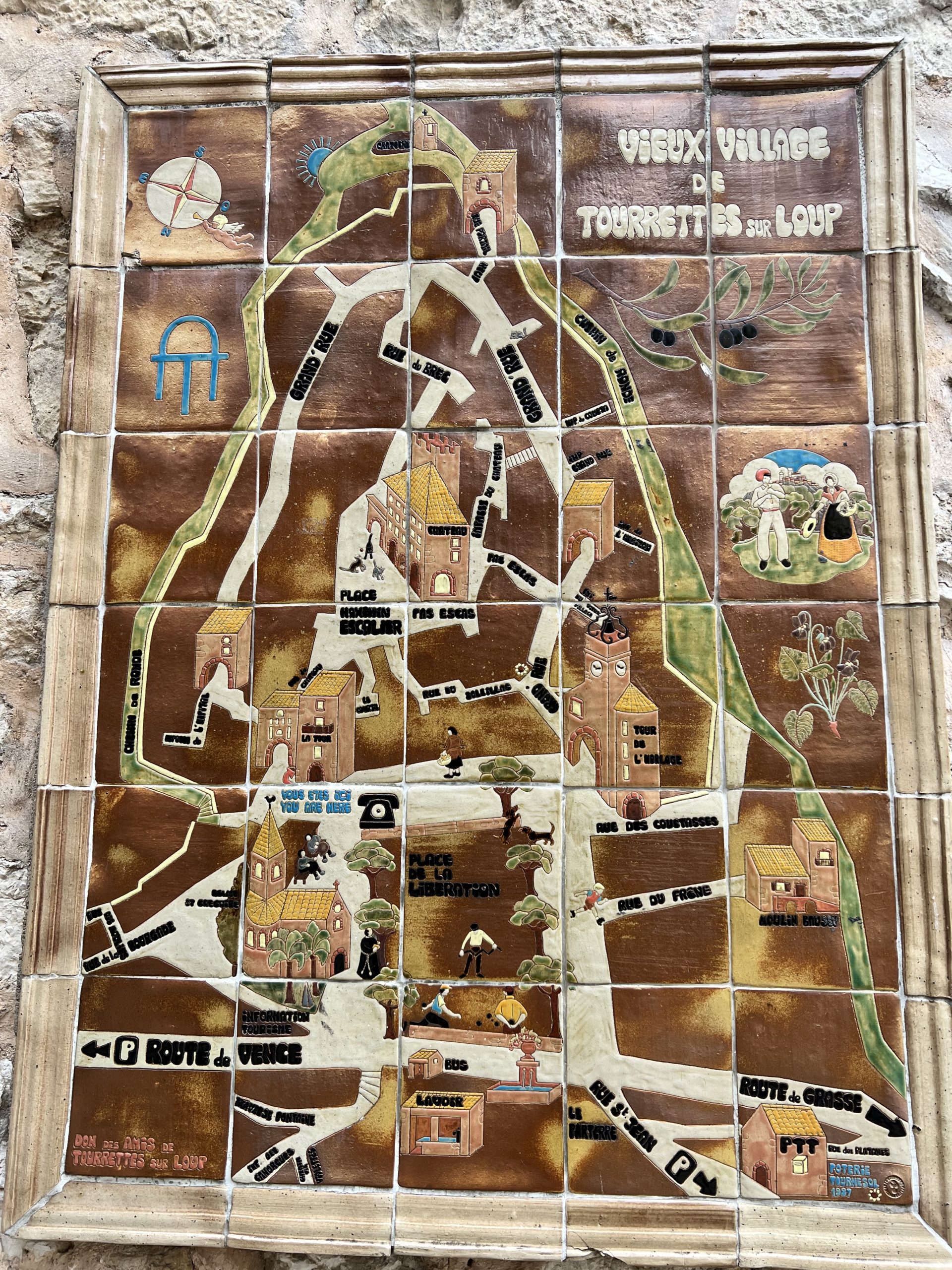 City map of Tourettes sur Loup in this guide to tourettes sur loup.