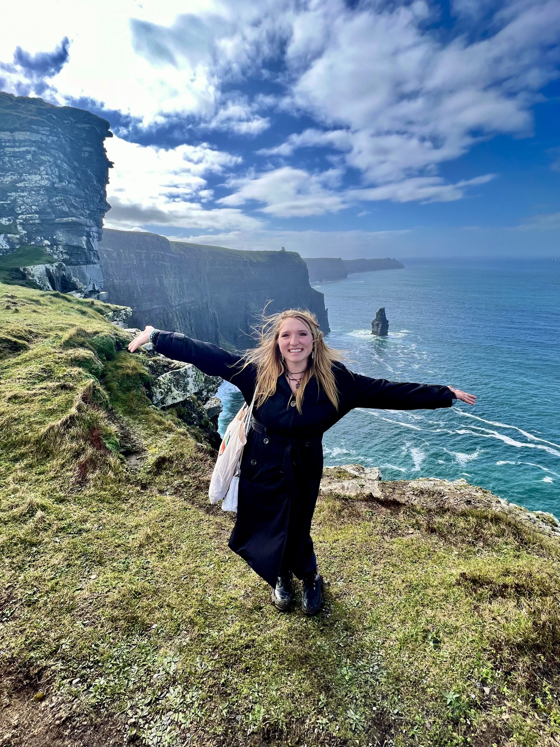 Explore the scenic beauty of Ireland with captivating images showcasing landscapes, castles, and vibrant cities.