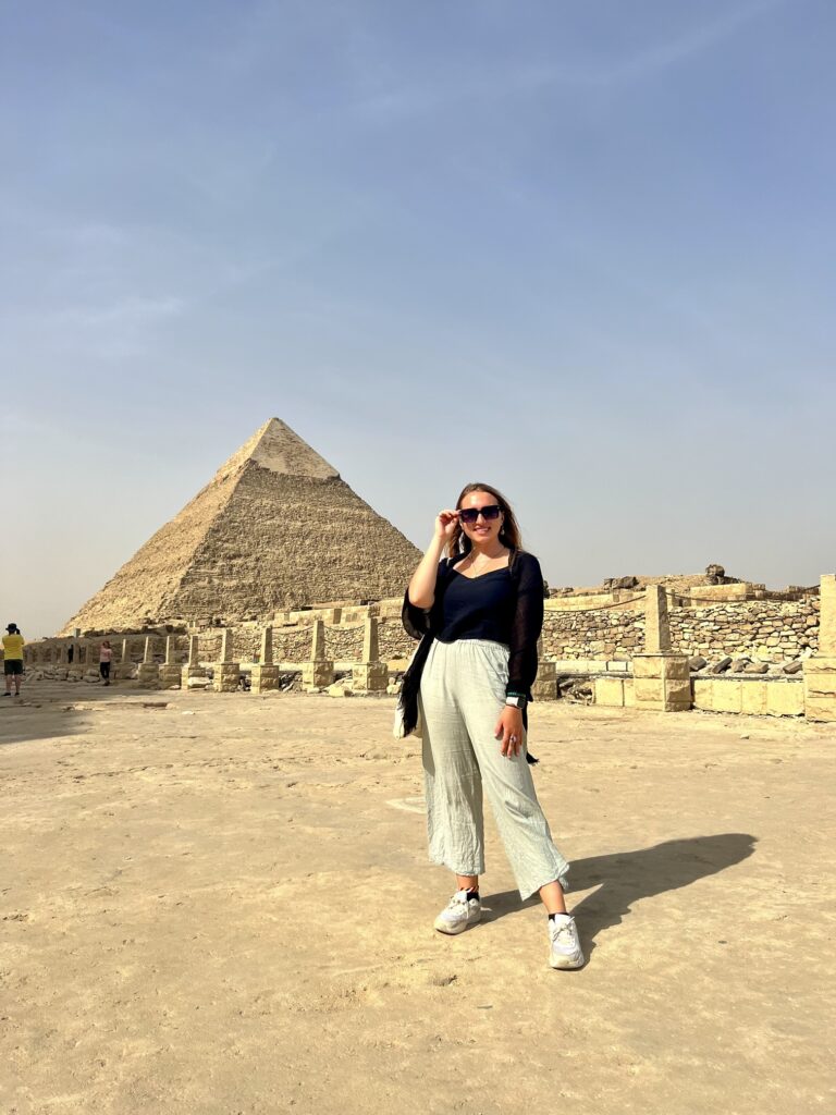 Captivating image of Egypt showcasing the ancient wonders of Egypt's iconic landmarks and rich cultural heritage. Essential Tips: Understanding Tipping Culture in Egypt