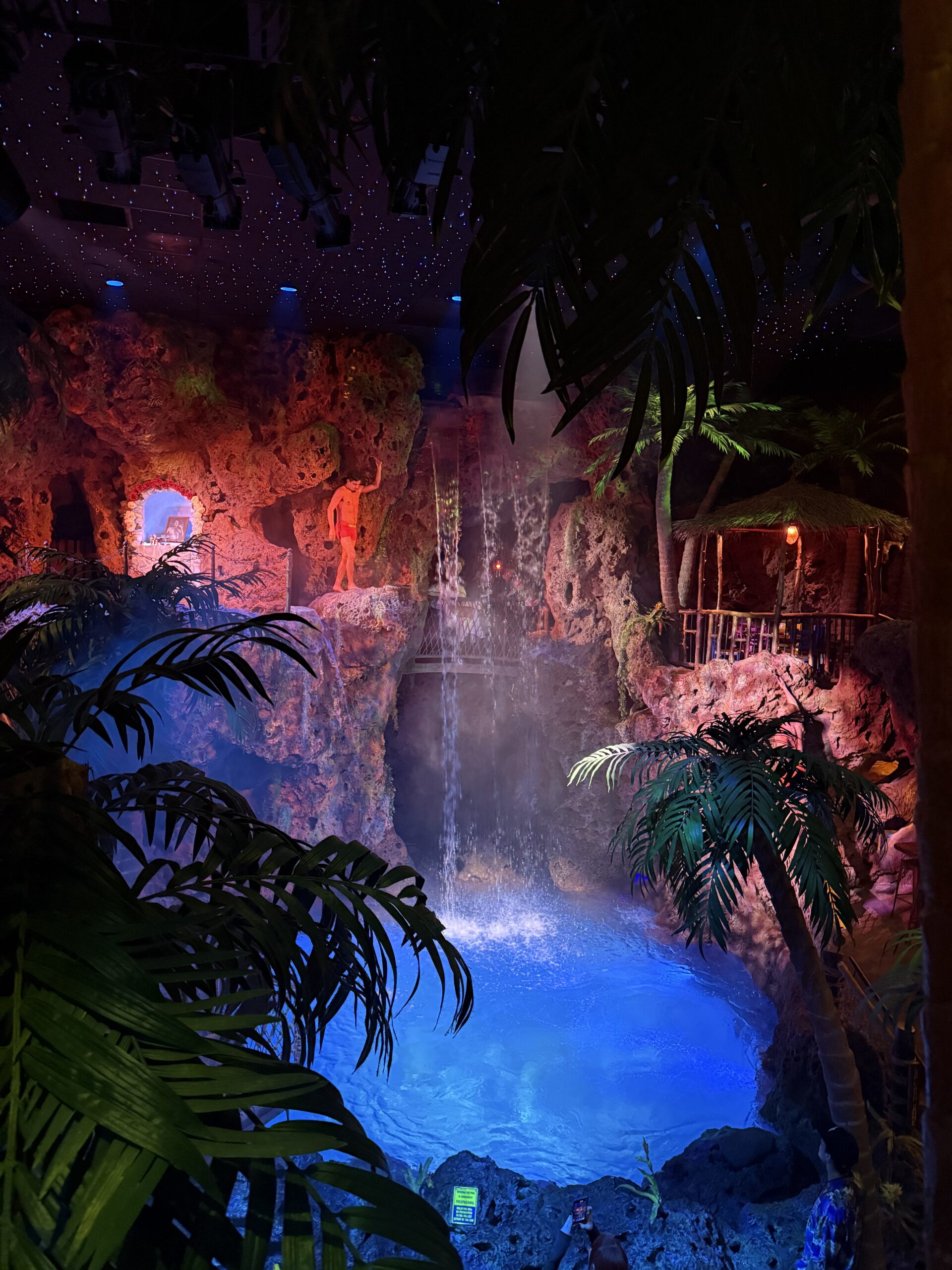 Casa Bonita Denver – Iconic Mexican restaurant and entertainment destination featuring vibrant pink architecture, cliff divers, and immersive dining experiences. A must-visit cultural attraction in Colorado