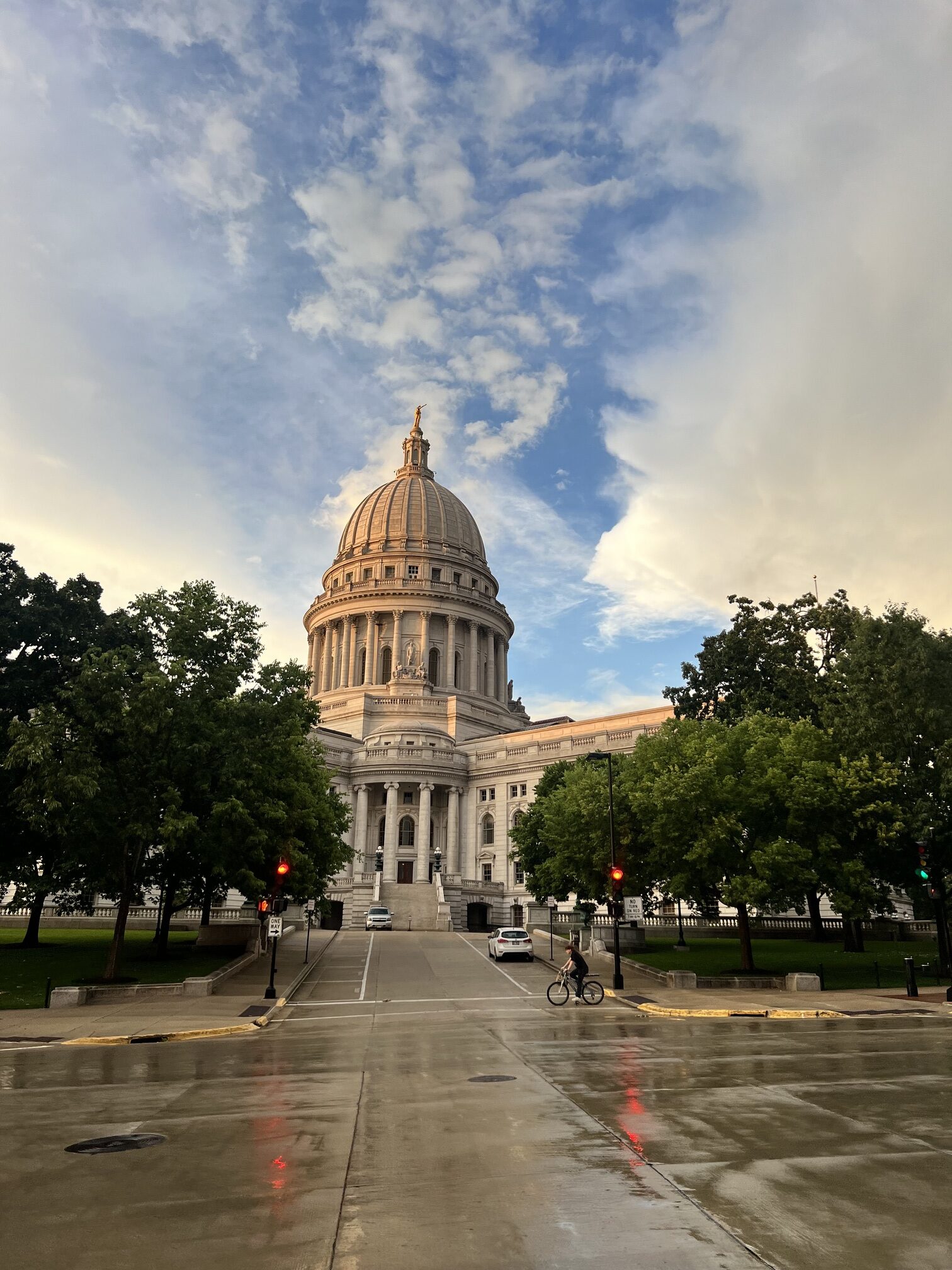 Scenic view of Madison, Wisconsin, featuring the iconic Wisconsin State Capitol, beautiful lakes, and vibrant downtown—perfect for travelers exploring Midwest destinations. #MadisonWI #WisconsinTravel #MidwestAdventures #ExploreMadison #TravelPhotography; travel guide to Madison