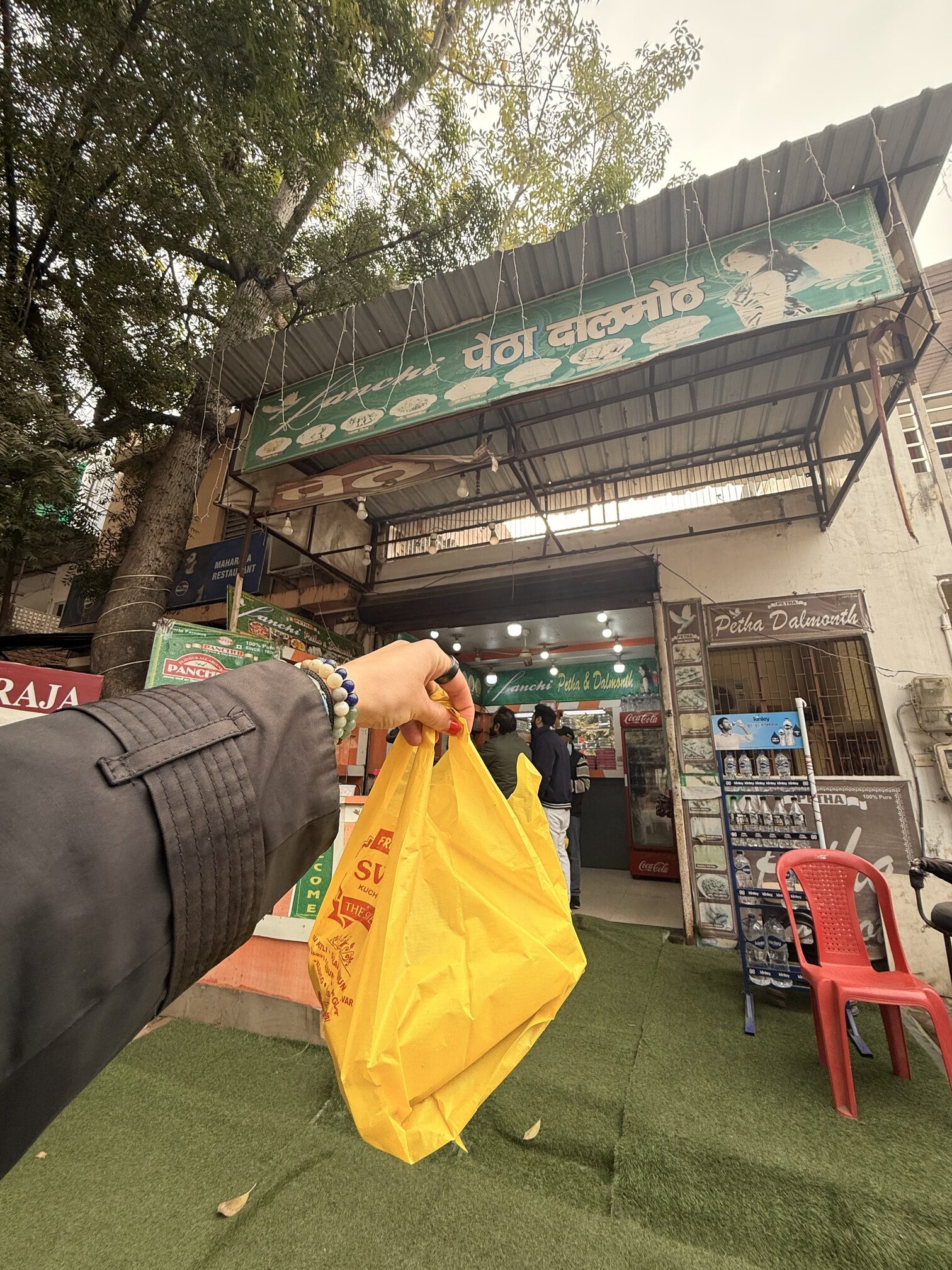 At a busy market in Mumbai India; What Souvenirs to Buy in India
