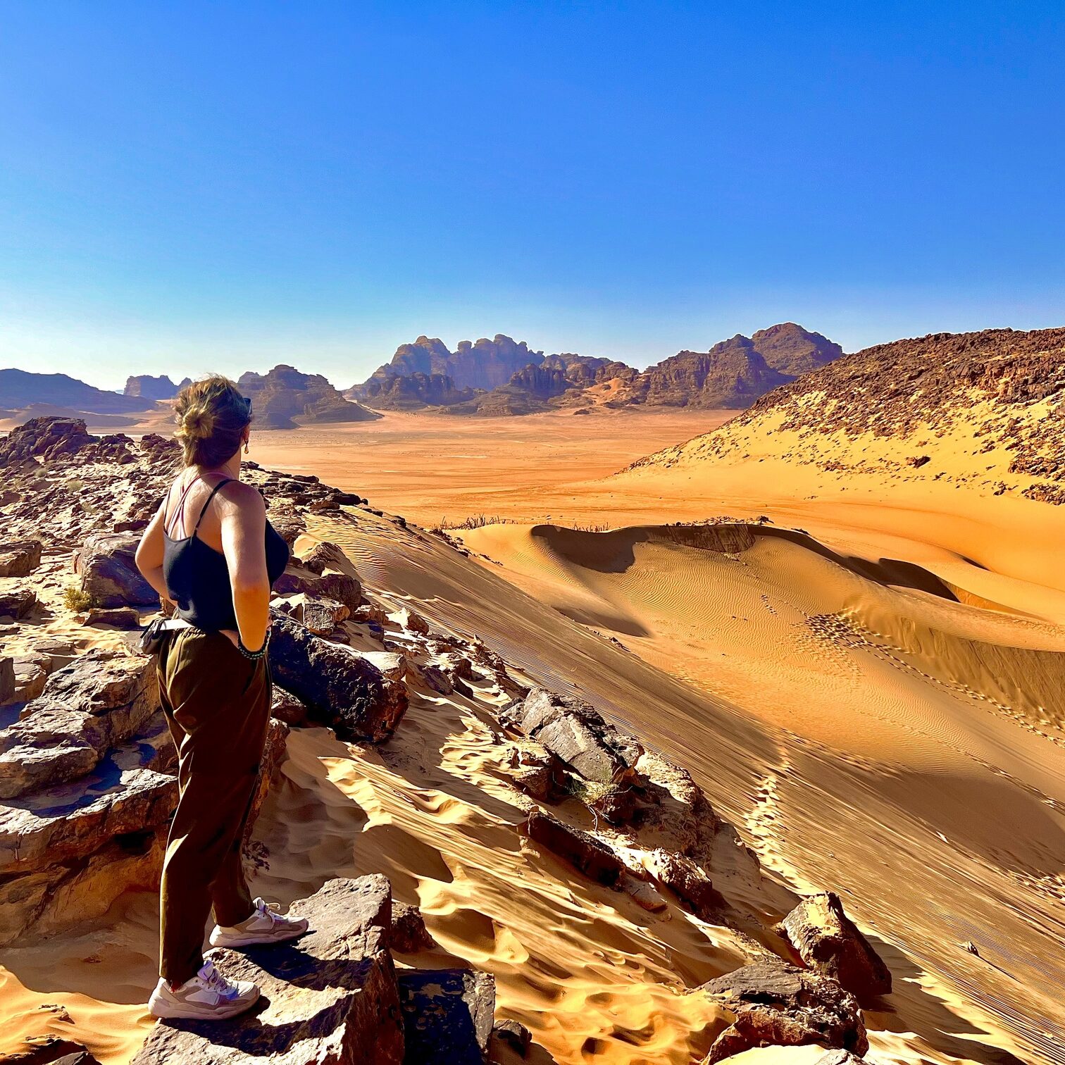 Beautiful landscape of Jordan featuring historic ruins, desert scenery, and unique rock formations. The image highlights Jordan's diverse attractions, including ancient cities, UNESCO World Heritage sites, and stunning natural beauty, making it a popular destination in the Middle East for travelers seeking cultural and outdoor adventures.