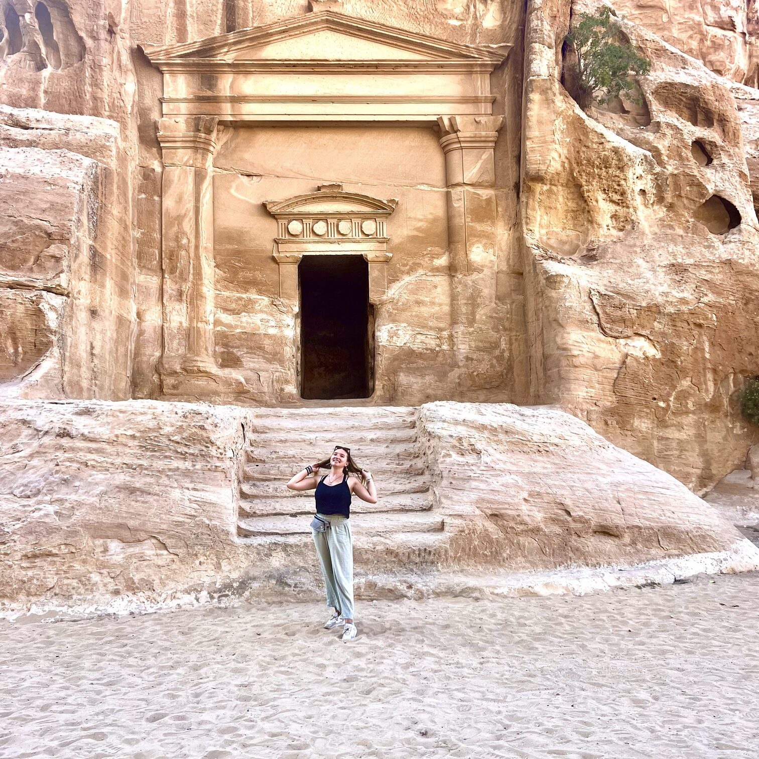 Beautiful landscape of Jordan featuring historic ruins, desert scenery, and unique rock formations. The image highlights Jordan's diverse attractions, including ancient cities, UNESCO World Heritage sites, and stunning natural beauty, making it a popular destination in the Middle East for travelers seeking cultural and outdoor adventures.